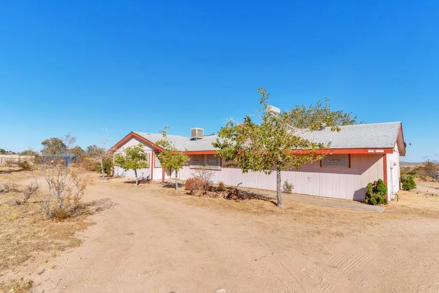 925 Inca TRL, Yucca Valley, CA 92284