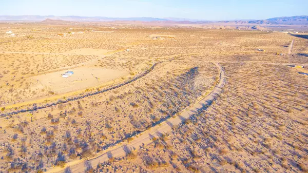 Joshua Tree, CA 92252,60812 Drexel RD