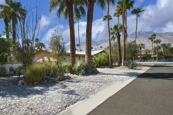 Palm Springs, CA 92262,298 N Farrell DR