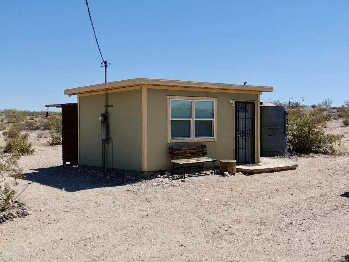 Joshua Tree, CA 92252,63856 Gemini RD