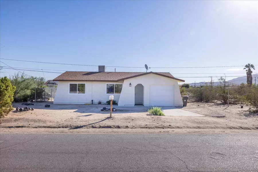 6585 Split Rock AVE, Twenty-nine Palms, CA 92277