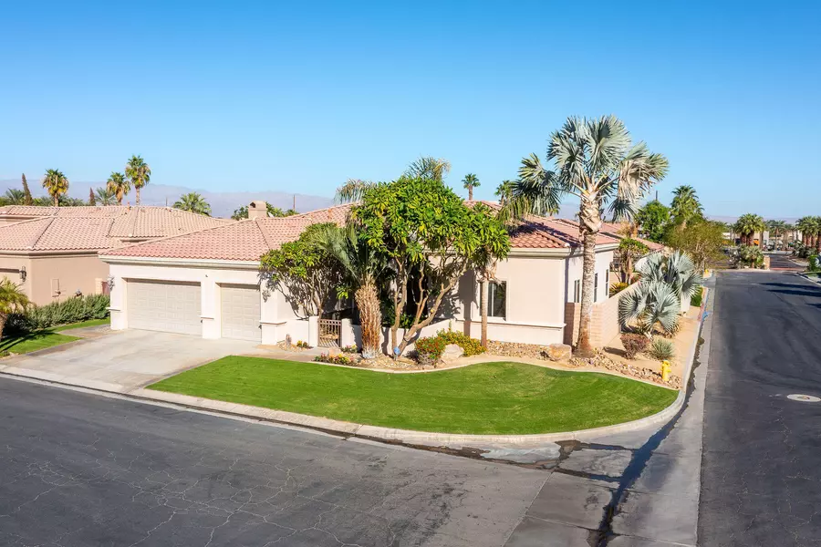 49590 Loren CT, La Quinta, CA 92253