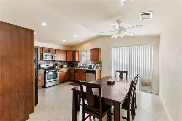 La Quinta, CA 92253,52220 Avenida Martinez