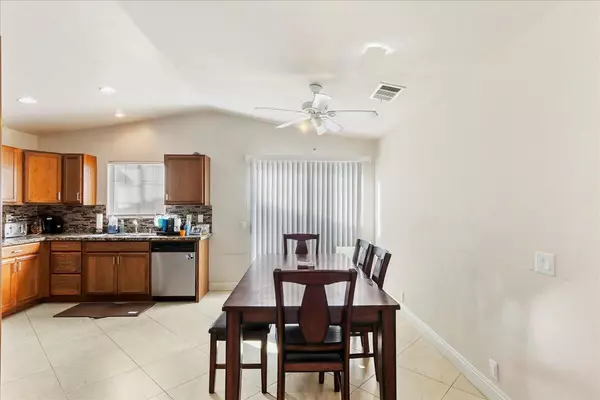 La Quinta, CA 92253,52220 Avenida Martinez