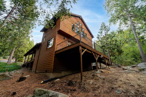 Idyllwild, CA 92549,52075 Acorn LN