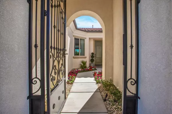 Rancho Mirage, CA 92270,74 Barolo