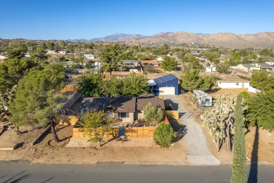 7776 Fox TRL, Yucca Valley, CA 92284