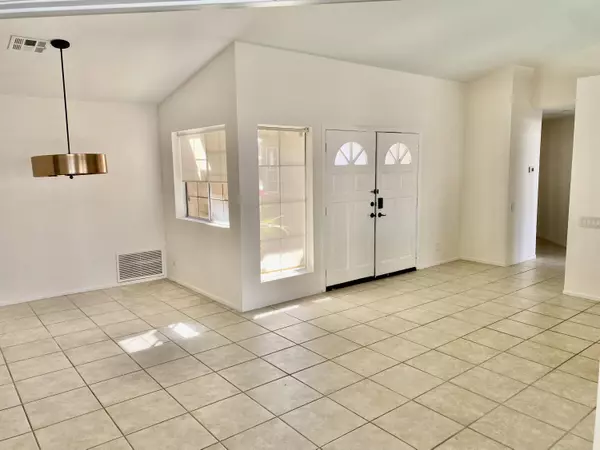 Palm Desert, CA 92260,40925 Sonata CT