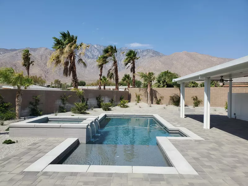 683 Ventana RDG, Palm Springs, CA 92262