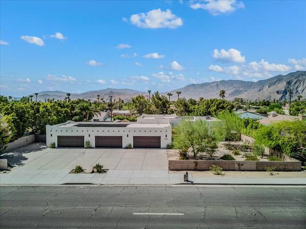 2005 E Racquet Club RD, Palm Springs, CA 92262