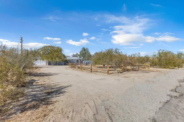 Joshua Tree, CA 92252,61972 Mountain View CIR