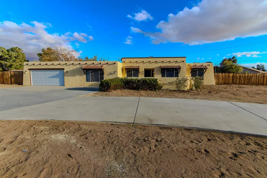 13211 Rincon RD, Apple Valley, CA 92308