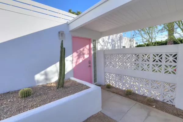 Palm Springs, CA 92262,483 E Francis DR