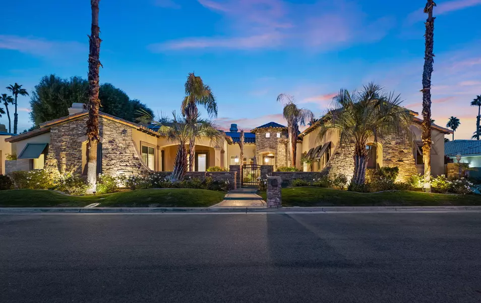 352 Crest Lake DR, Palm Desert, CA 92211