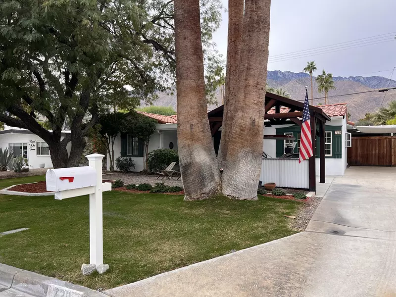 729 N Plaza Amigo, Palm Springs, CA 92262