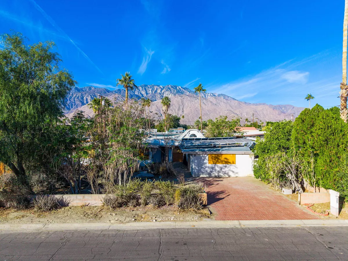 Palm Springs, CA 92264,923 S Calle Tomas