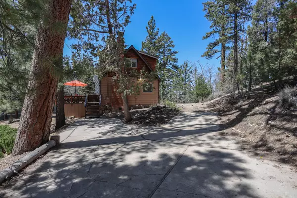 912 Elk RD, Big Bear Lake, CA 92315