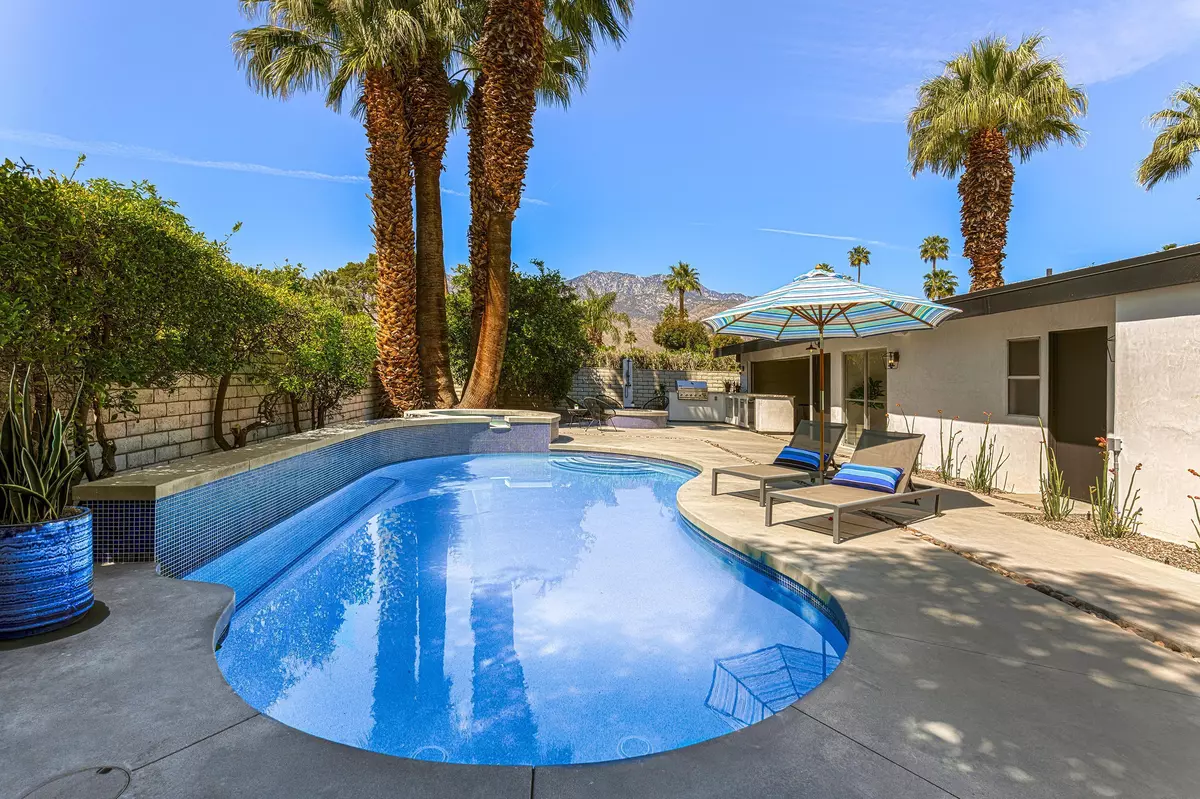 Palm Springs, CA 92264,5155 E Bobolink LN