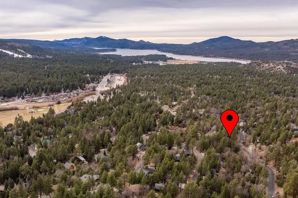 Big Bear Lake, CA 92315,724 Menlo DR