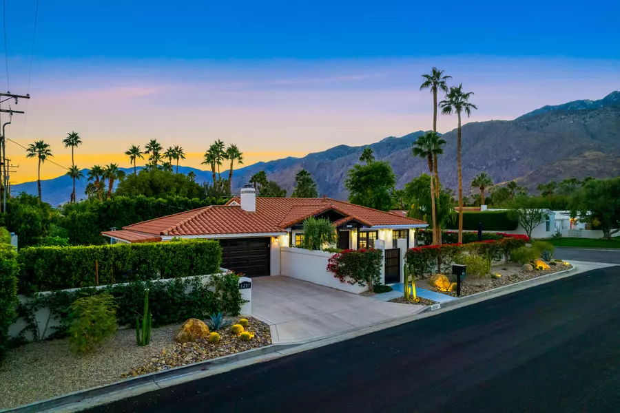 1207 E Granvia Valmonte, Palm Springs, CA 92262