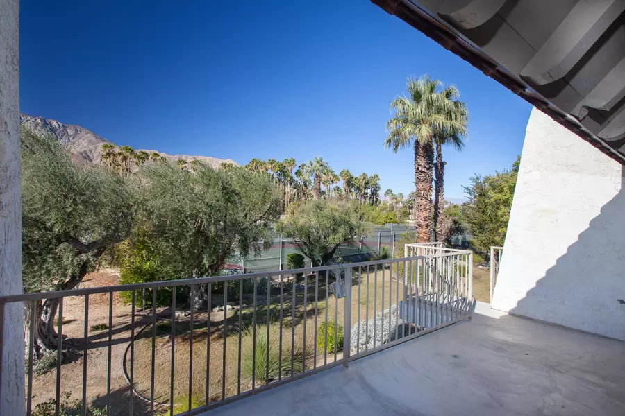 390 W W Santa Elena Road RD, Palm Springs, CA 92262