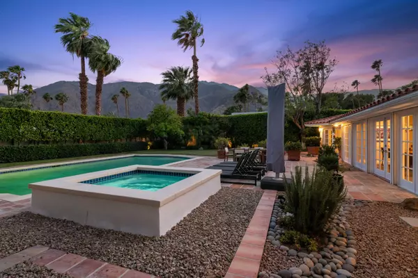 345 W Vista Chino, Palm Springs, CA 92262