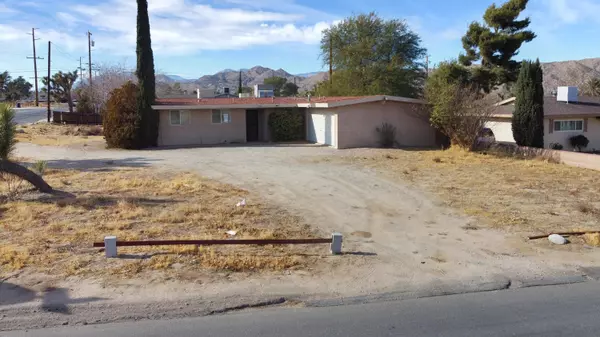 7686 Deer TRL, Yucca Valley, CA 92284