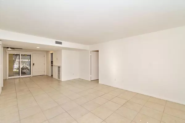 Palm Springs, CA 92264,255 E Avenida Granada #412