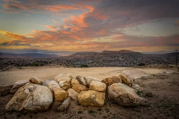 Pioneertown, CA 92268,109 Tom Mix RD