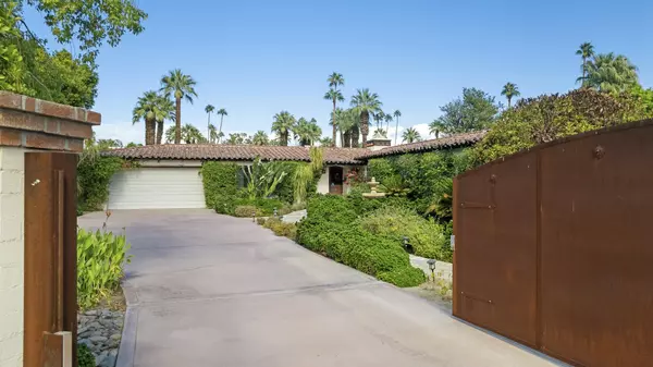 Palm Springs, CA 92262,330 E Valmonte Sur