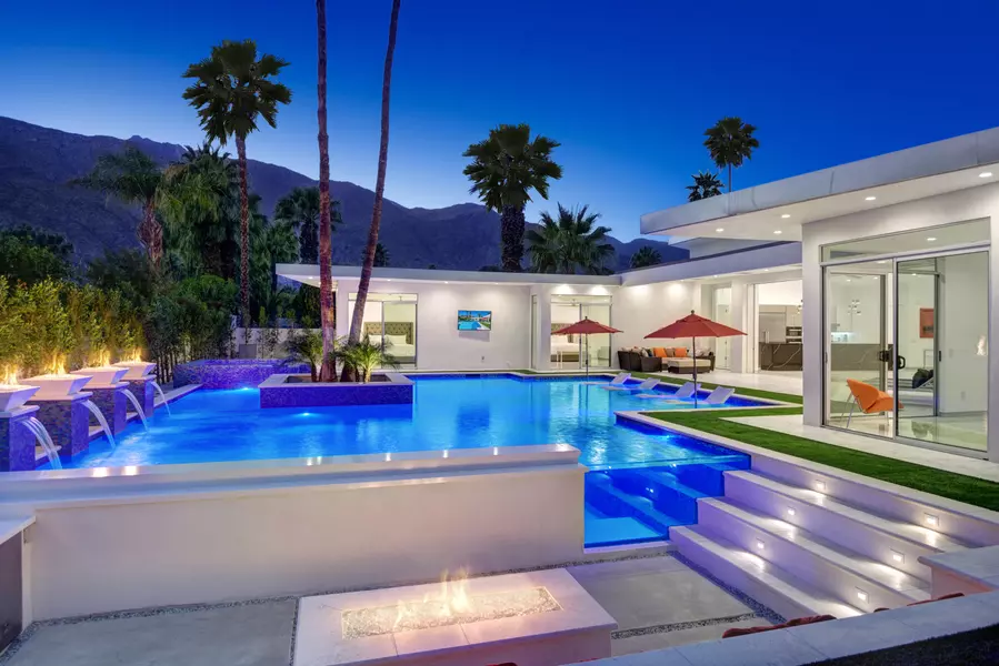 387 E Valmonte Sur, Palm Springs, CA 92262