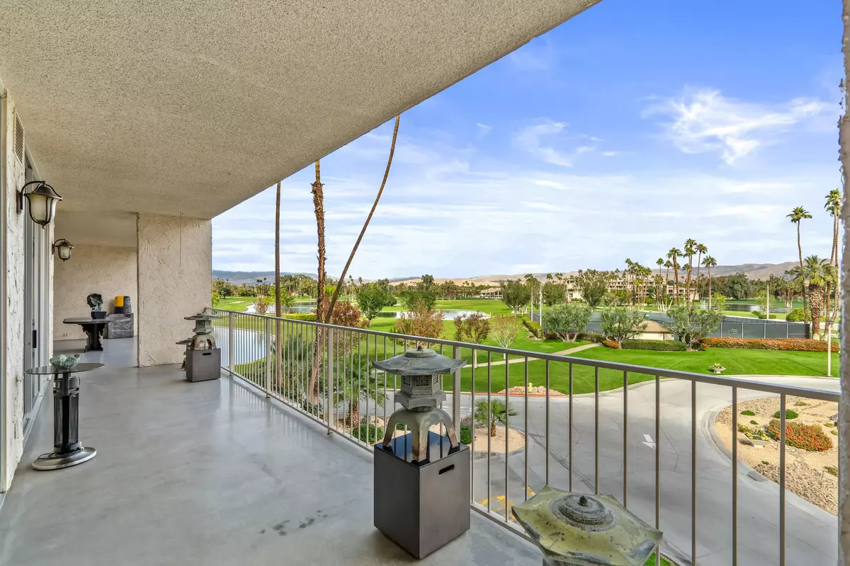 Rancho Mirage, CA 92270,899 Island DR #304