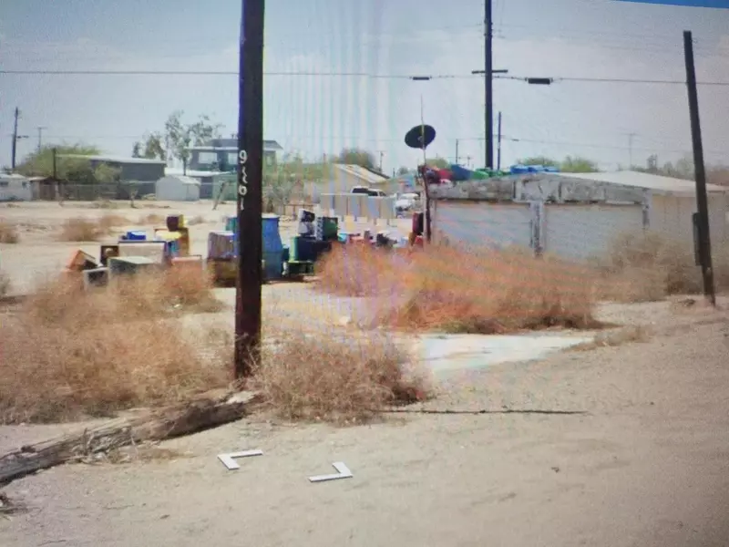 9561 Avenue H, Bombay Beach, CA 92257