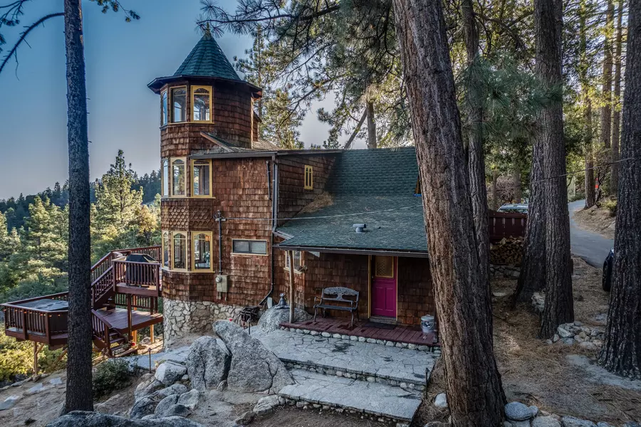 53165 Mountain View DR, Idyllwild, CA 92549