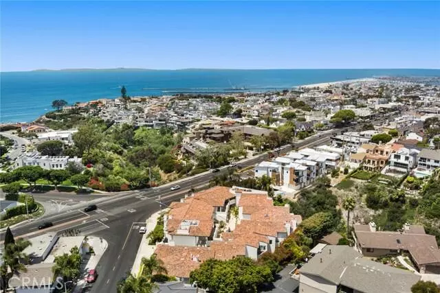 401 Seaward RD #15, Corona Del Mar, CA 92625