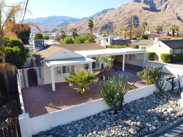 Palm Springs, CA 92264,523 E Camino Parocela