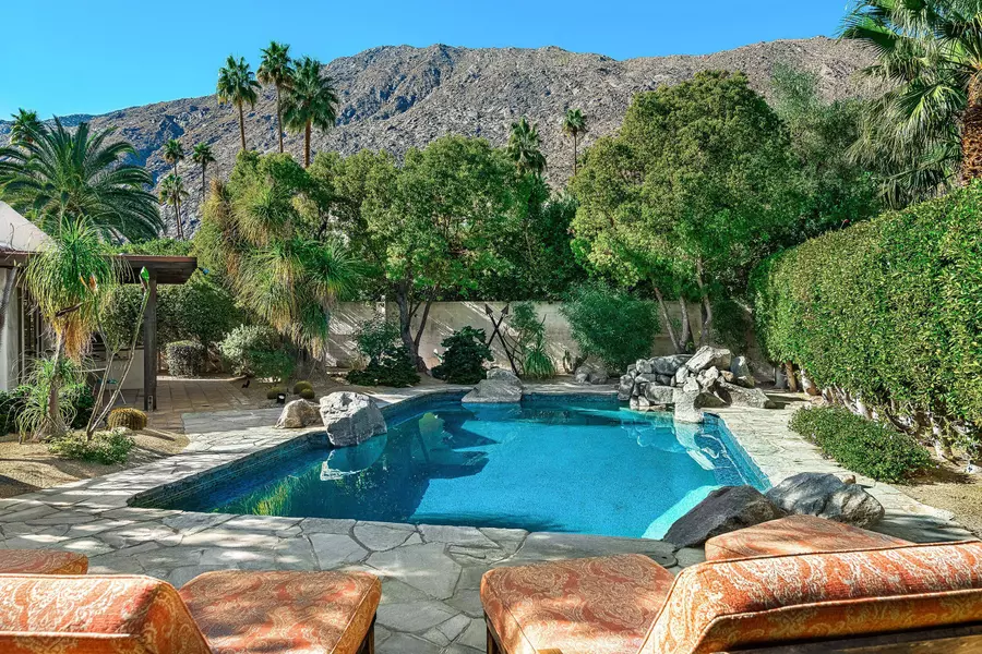 342 W Pablo DR, Palm Springs, CA 92262