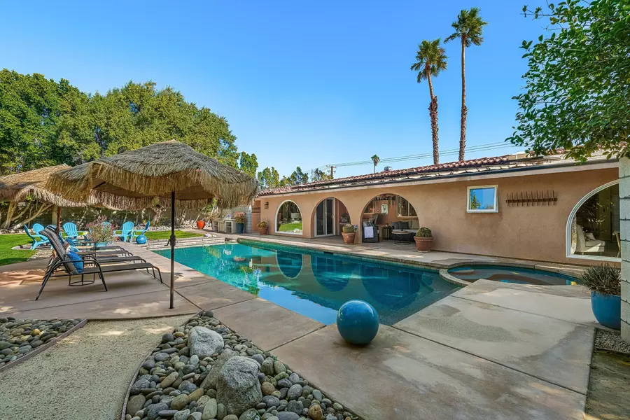 2525 N Farrell DR, Palm Springs, CA 92262