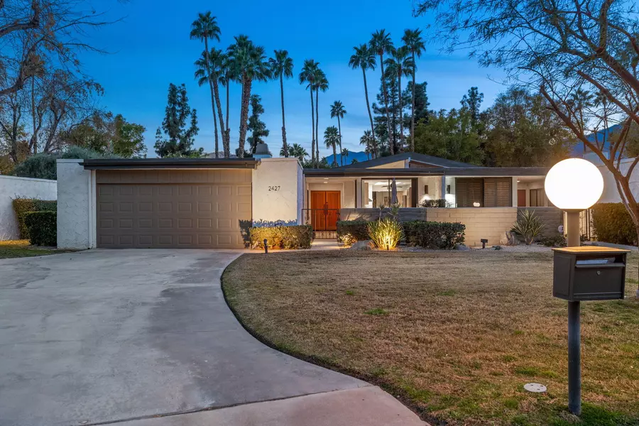 2427 Casitas WAY, Palm Springs, CA 92264