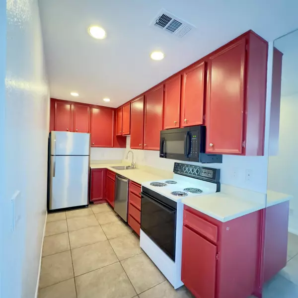 Palm Springs, CA 92262,675 N Los Felices CIR #108