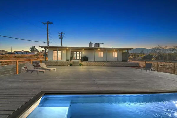 61746 Crest Circle DR, Joshua Tree, CA 92252