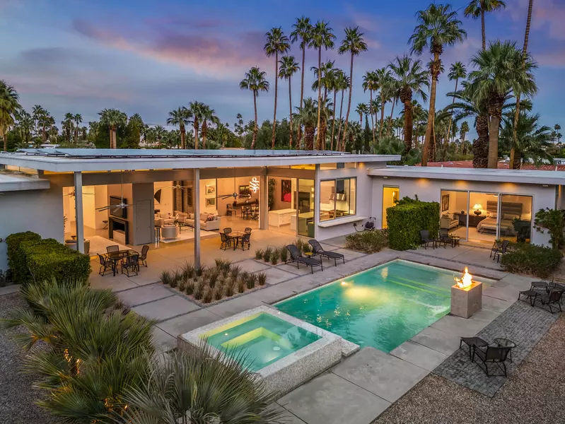 425 S Via Las Palmas, Palm Springs, CA 92262