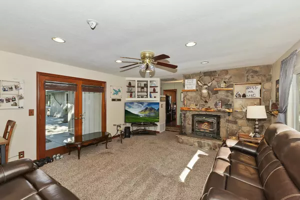 Lake Arrowhead, CA 92352,292 Heliotrope DR