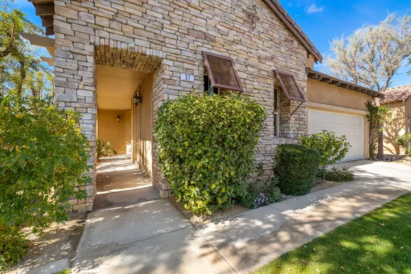 37 Shoreline DR, Rancho Mirage, CA 92270