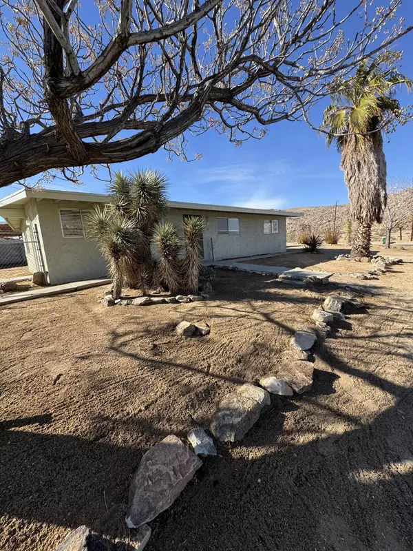 Joshua Tree, CA 92252,5958 El Reposo ST