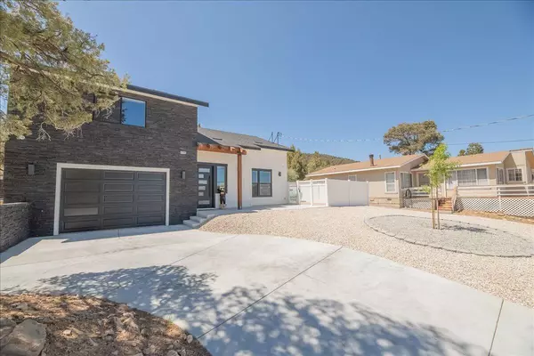 Big Bear City, CA 92314,47145 Skyview DR