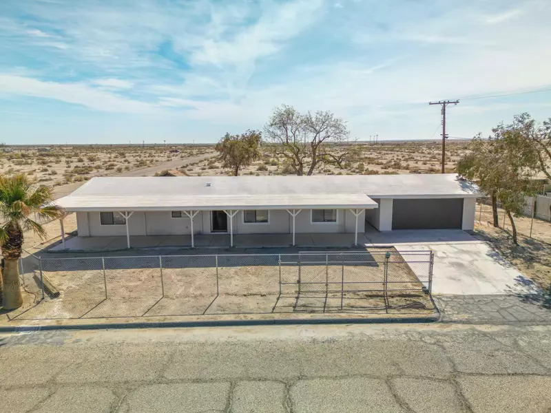 2235 Palm Manor AVE, Thermal, CA 92274