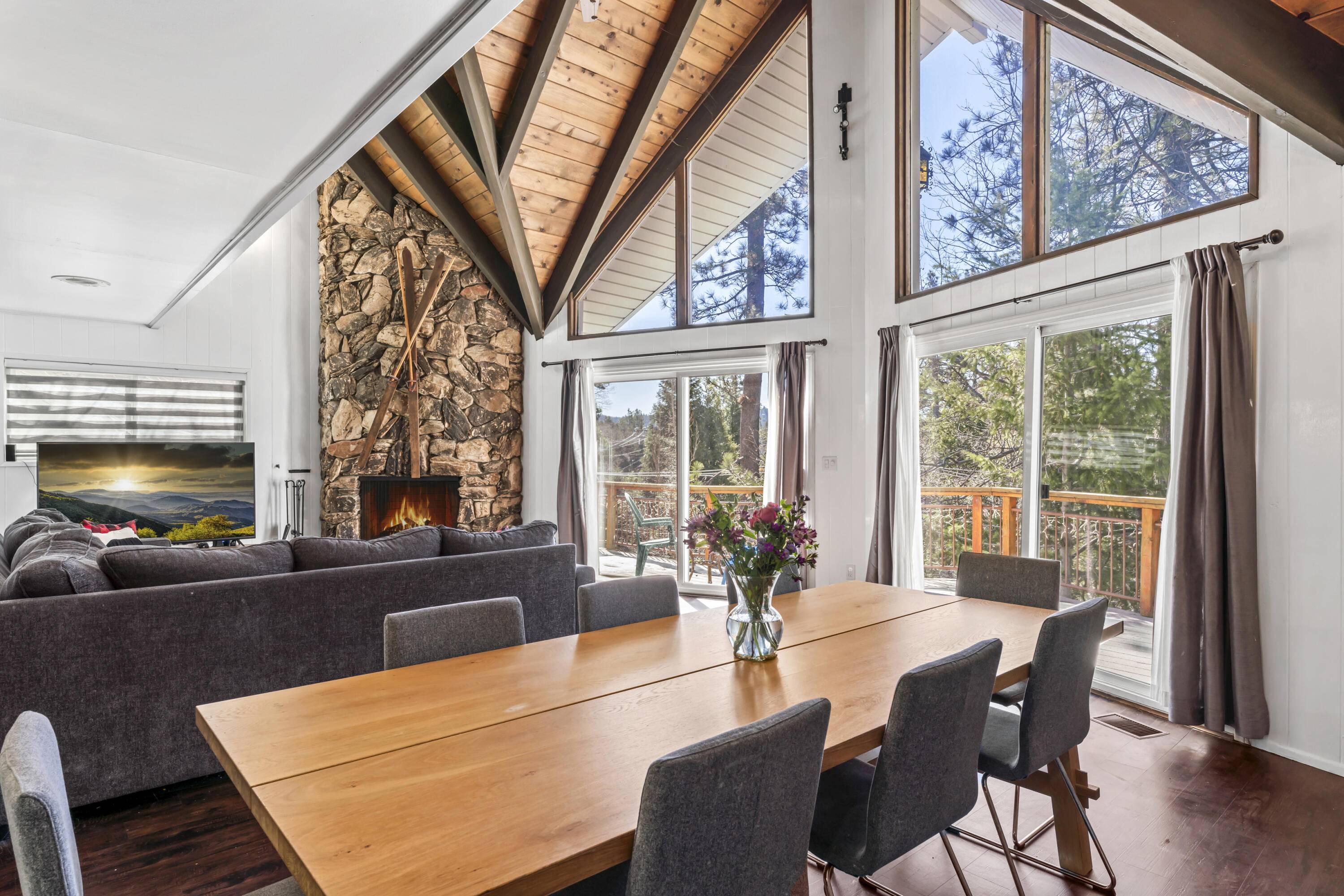 Lake Arrowhead, CA 92352,27622 W Shore RD