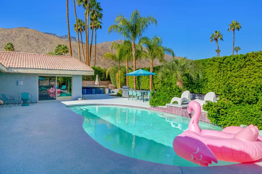690 E Sierra WAY, Palm Springs, CA 92264