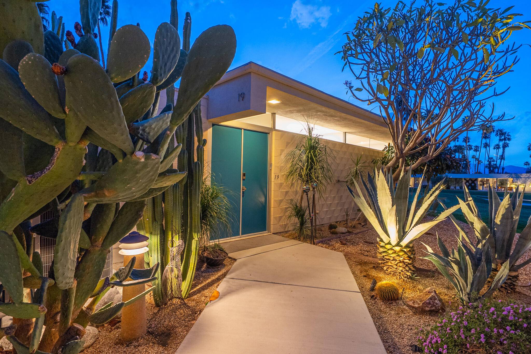 19 Westlake DR, Palm Springs, CA 92264